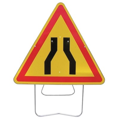 TRIANGLE 700 GALVA AVEC PIED CL1 AK3